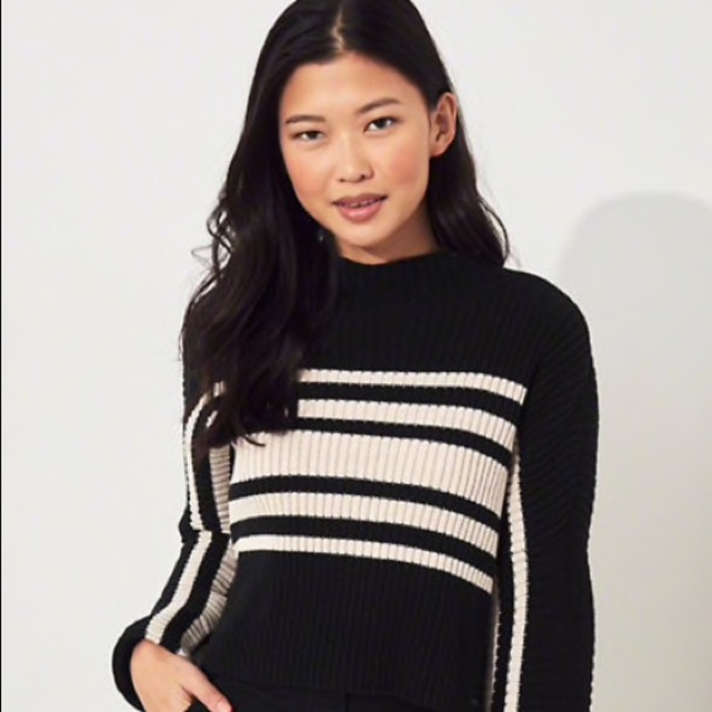 Hollister sweater